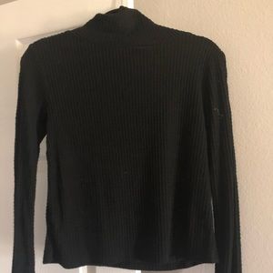 Turtle neck long sleeve shirt
